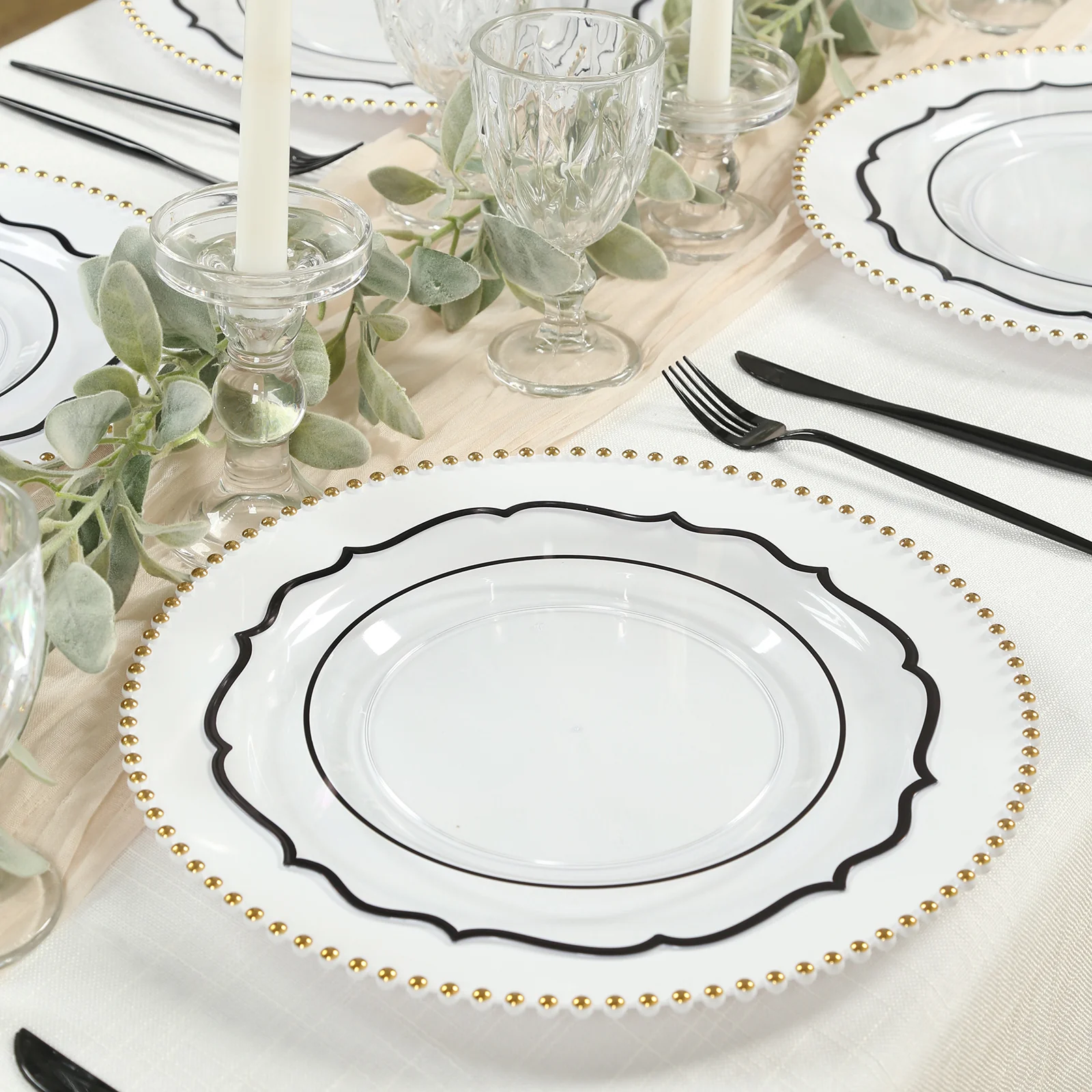 10-Pack Plastic 10" Round Dinner Plates in Clear with Black Scalloped Rim - Disposable Party Plates - Image 5